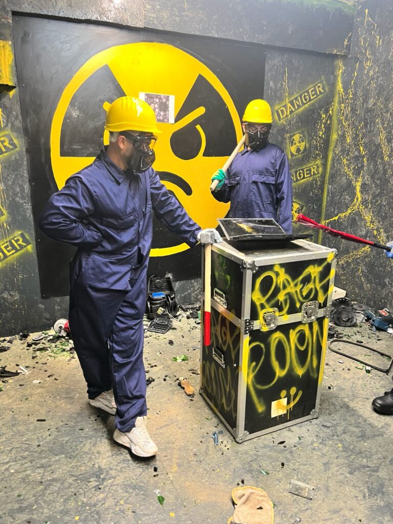 Distractie la rageroom 5